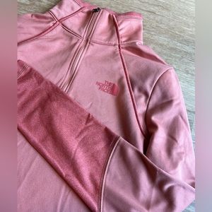 The North Face Women’s Pink 1/4 Zip Up Size‎ M